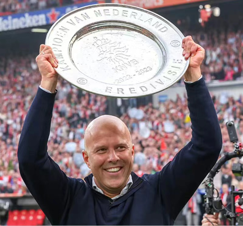 Eredivisie-mestretræner Arne Slott tager ansvaret for Liverpools Reds